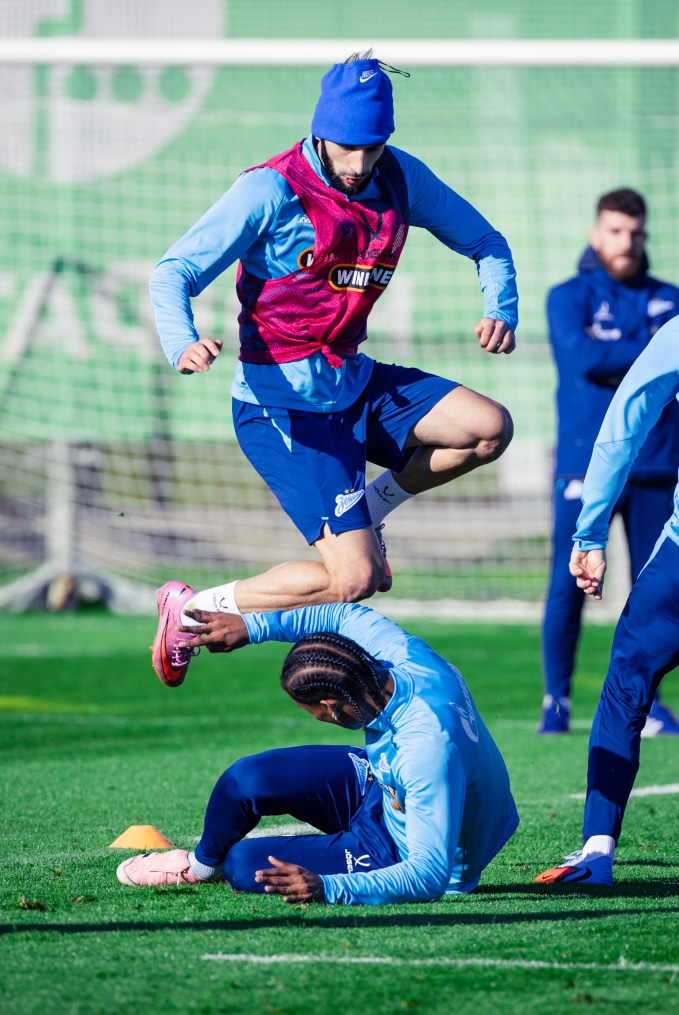 Тренировка основного состава в перерыве на матчи сборных