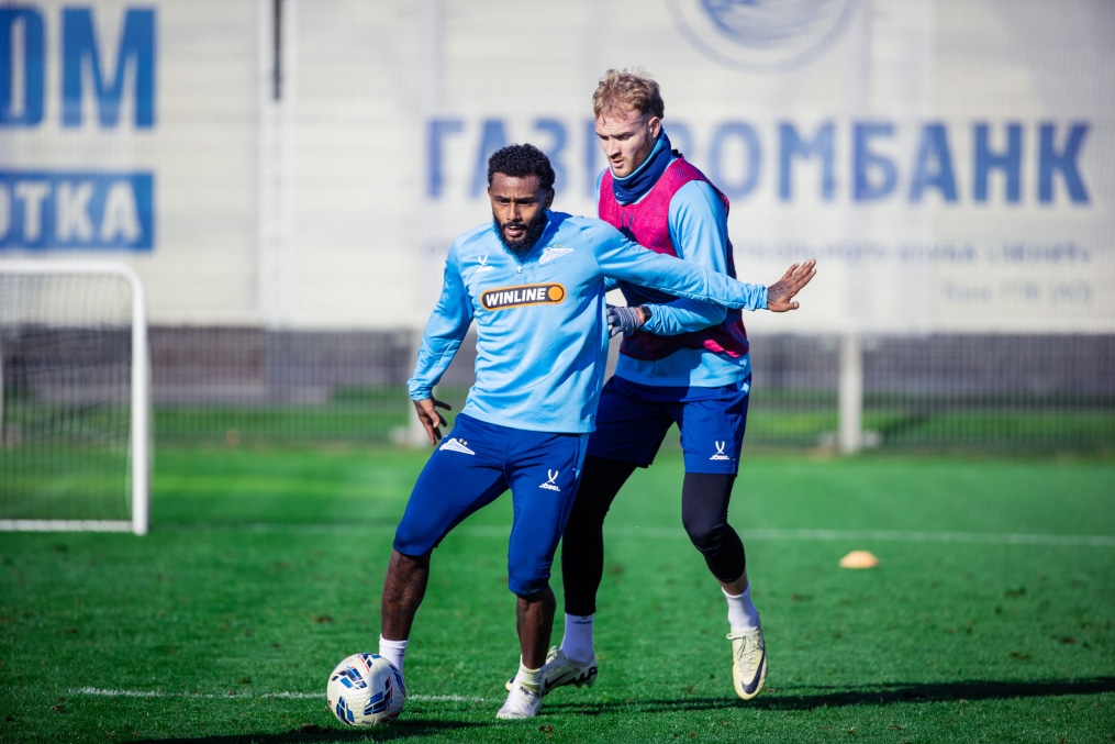 Тренировка основного состава в перерыве на матчи сборных