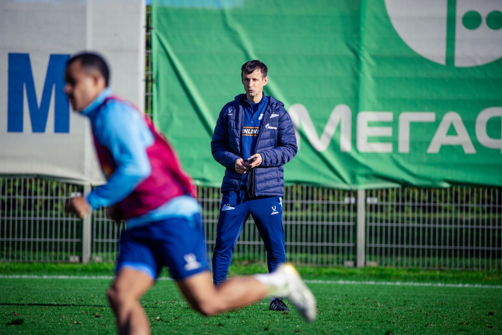 Тренировка основного состава в перерыве на матчи сборных