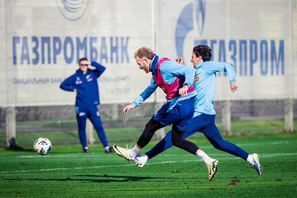 Тренировка основного состава в перерыве на матчи сборных