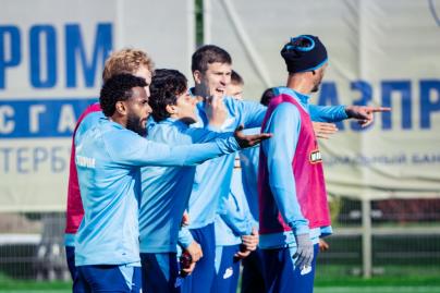 Тренировка основного состава в перерыве на матчи сборных