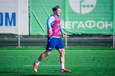 Тренировка основного состава в перерыве на матчи сборных