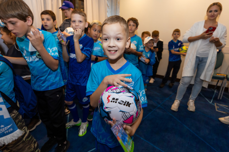 Автограф-сессия для детей школ «Зенит-Чемпионика» в Сочи