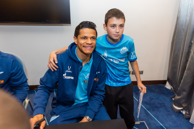 Автограф-сессия для детей школ «Зенит-Чемпионика» в Сочи