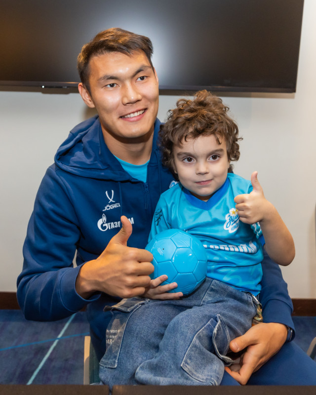 Автограф-сессия для детей школ «Зенит-Чемпионика» в Сочи