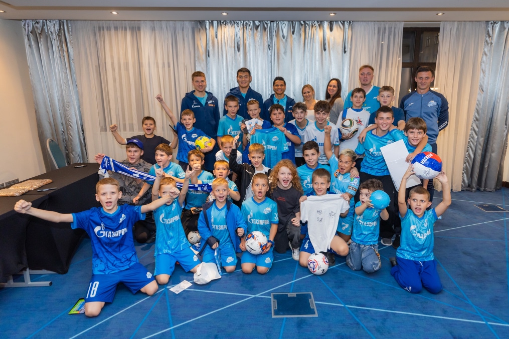 Автограф-сессия для детей школ «Зенит-Чемпионика» в Сочи