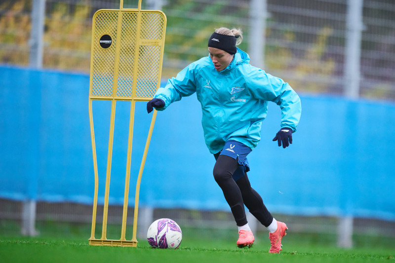 Тренировка женской команды «Зенит» во время перерыва на матчи сборных