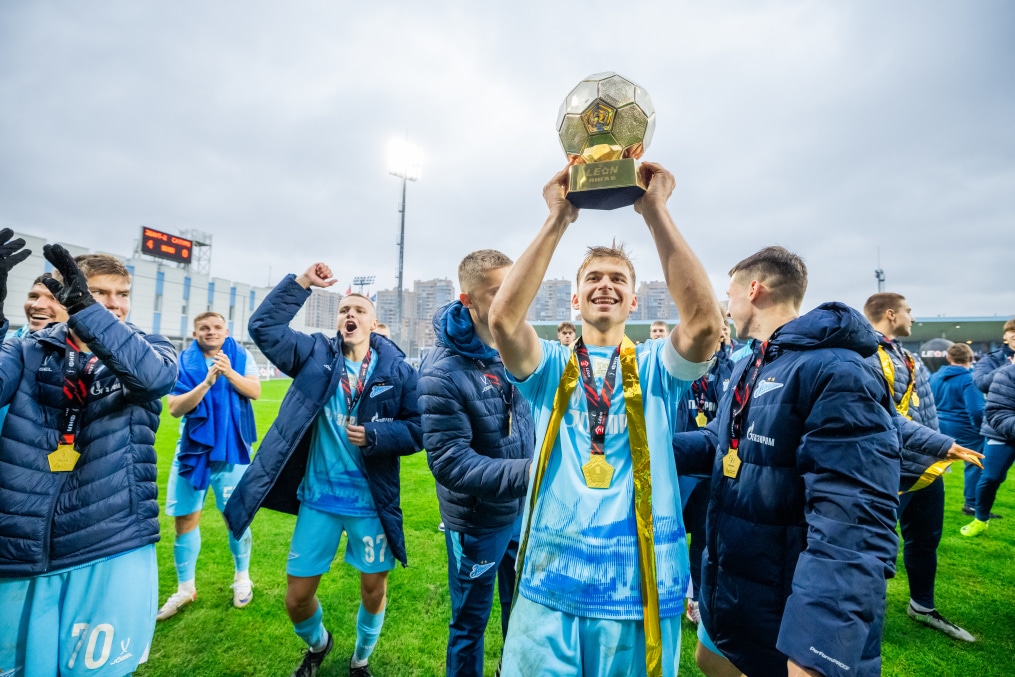 Награждение команды «Зенит»-2 по итогам сезона Второй лиги