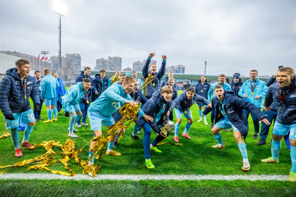 Награждение команды «Зенит»-2 по итогам сезона Второй лиги