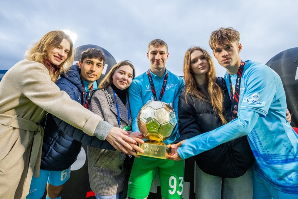 Награждение команды «Зенит»-2 по итогам сезона Второй лиги