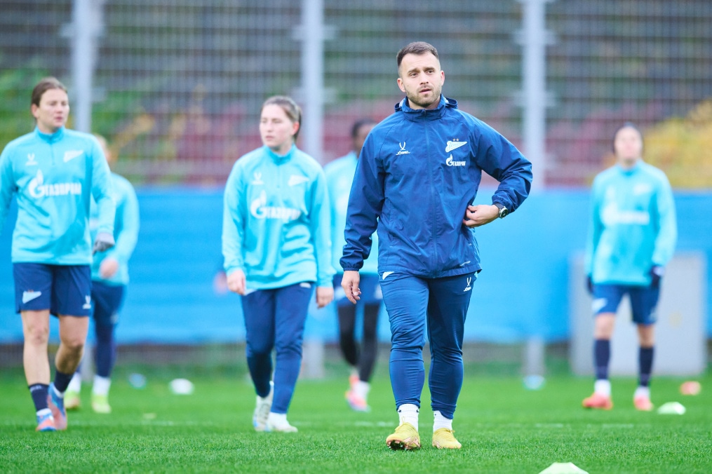 Тренировка женской команды перед матчем с «Локомотивом»