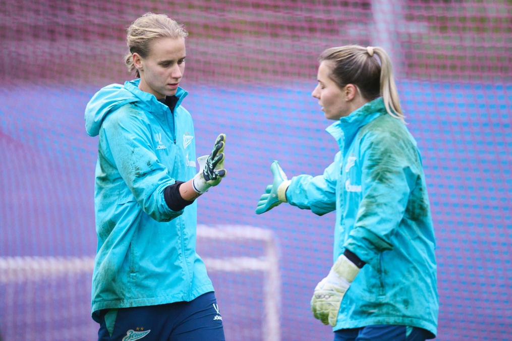 Тренировка женской команды перед матчем с «Локомотивом»