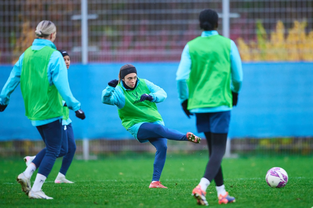 Тренировка женской команды перед матчем с «Локомотивом»