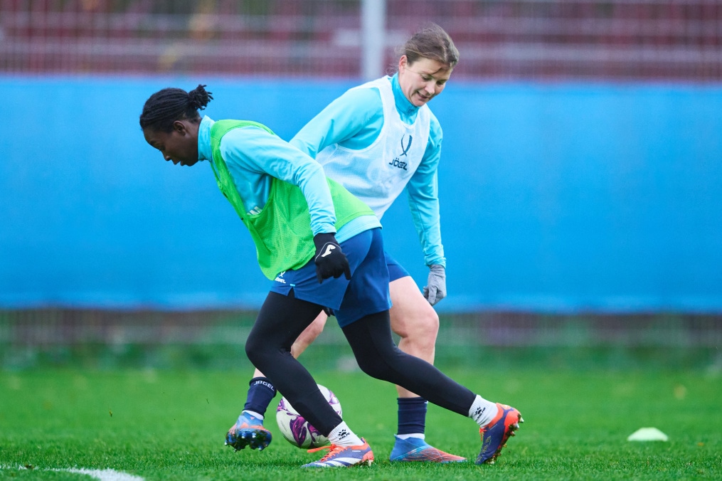 Тренировка женской команды перед матчем с «Локомотивом»