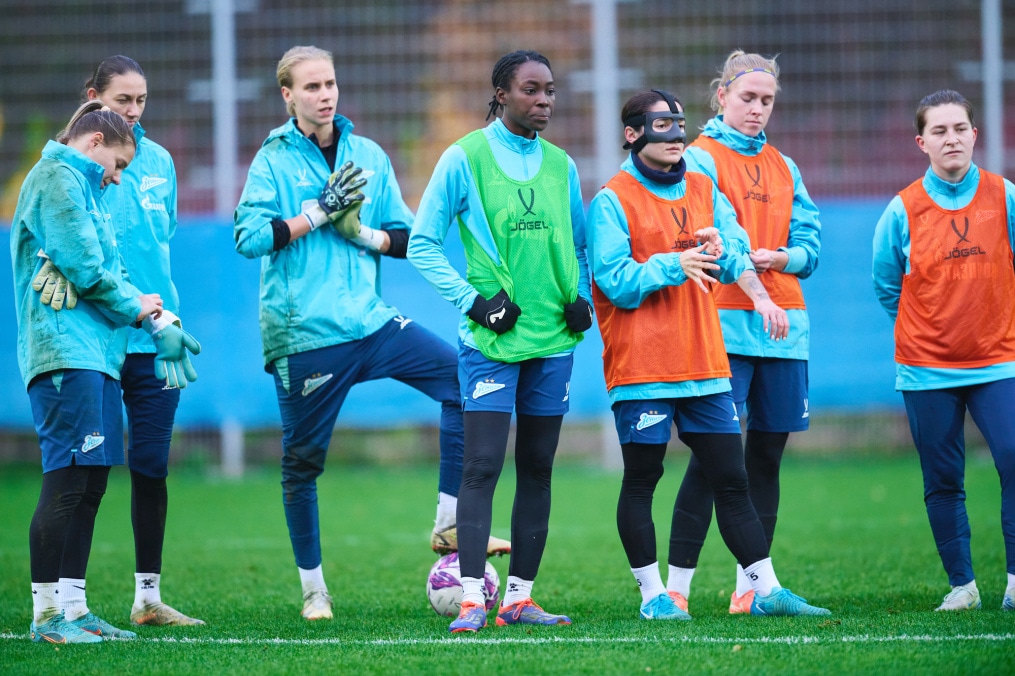 Тренировка женской команды перед матчем с «Локомотивом»