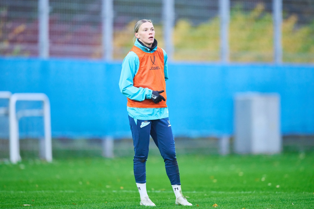 Тренировка женской команды перед матчем с «Локомотивом»