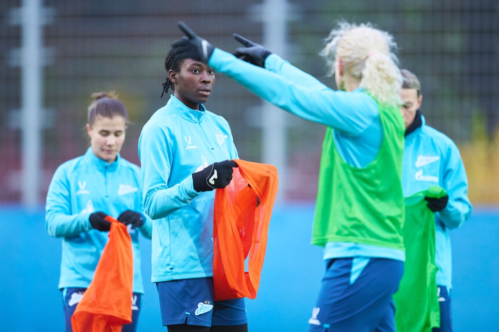 Тренировка женской команды перед матчем с «Локомотивом»