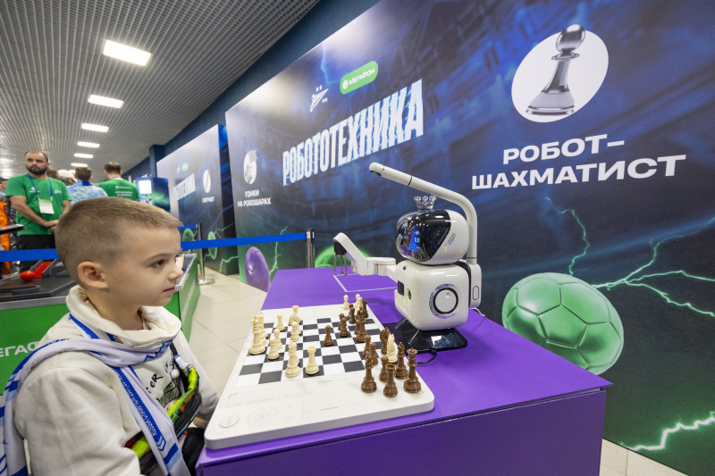 Фан-Променад «Технологии будущего» перед матчем «Зенит» — «Локомотив»