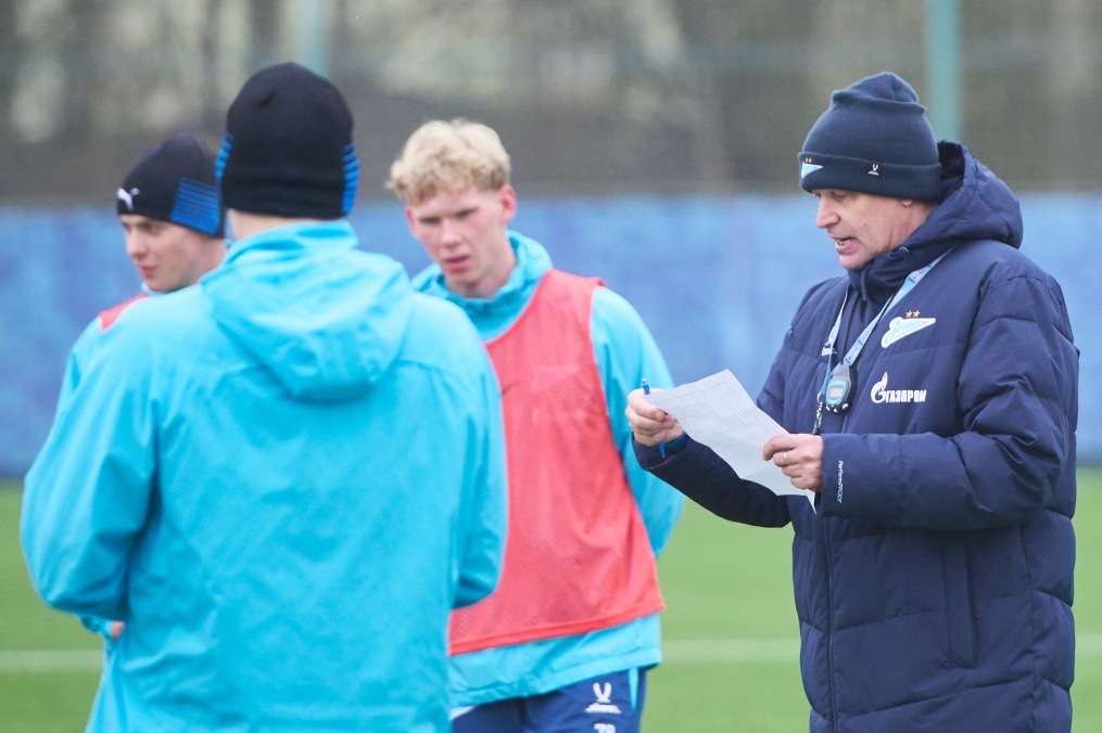 Тренировка «Зенита»-м перед товарищеским матчем с «Зенитом»-2