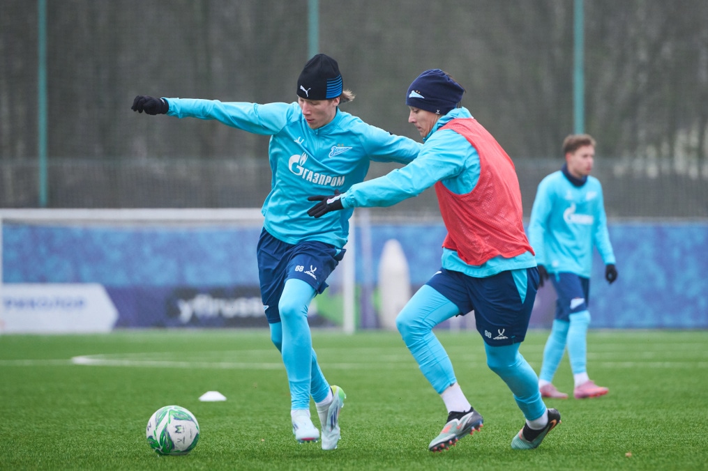 Тренировка «Зенита»-м перед товарищеским матчем с «Зенитом»-2