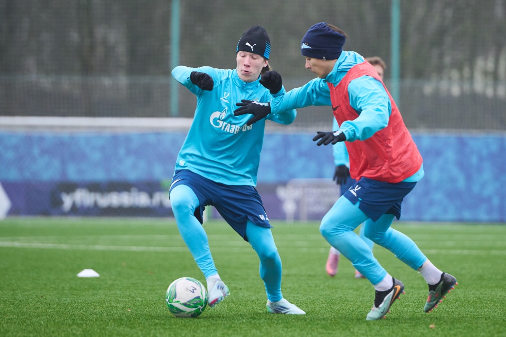 Тренировка «Зенита»-м перед товарищеским матчем с «Зенитом»-2