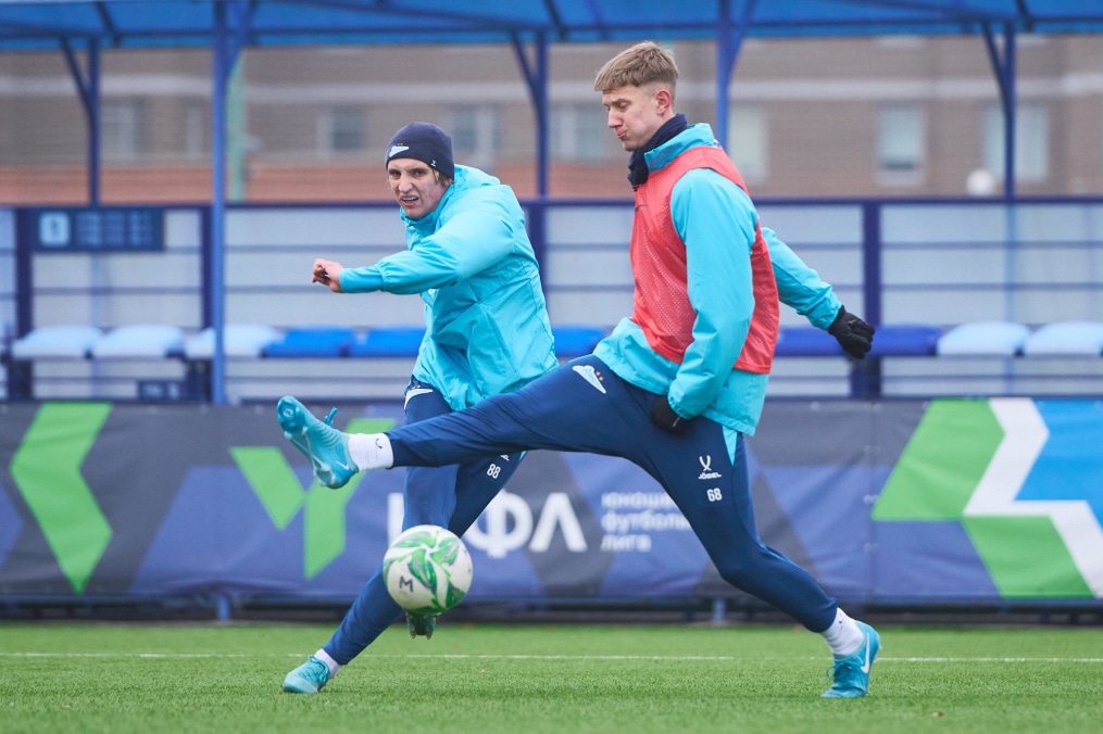 Тренировка «Зенита»-м перед товарищеским матчем с «Зенитом»-2