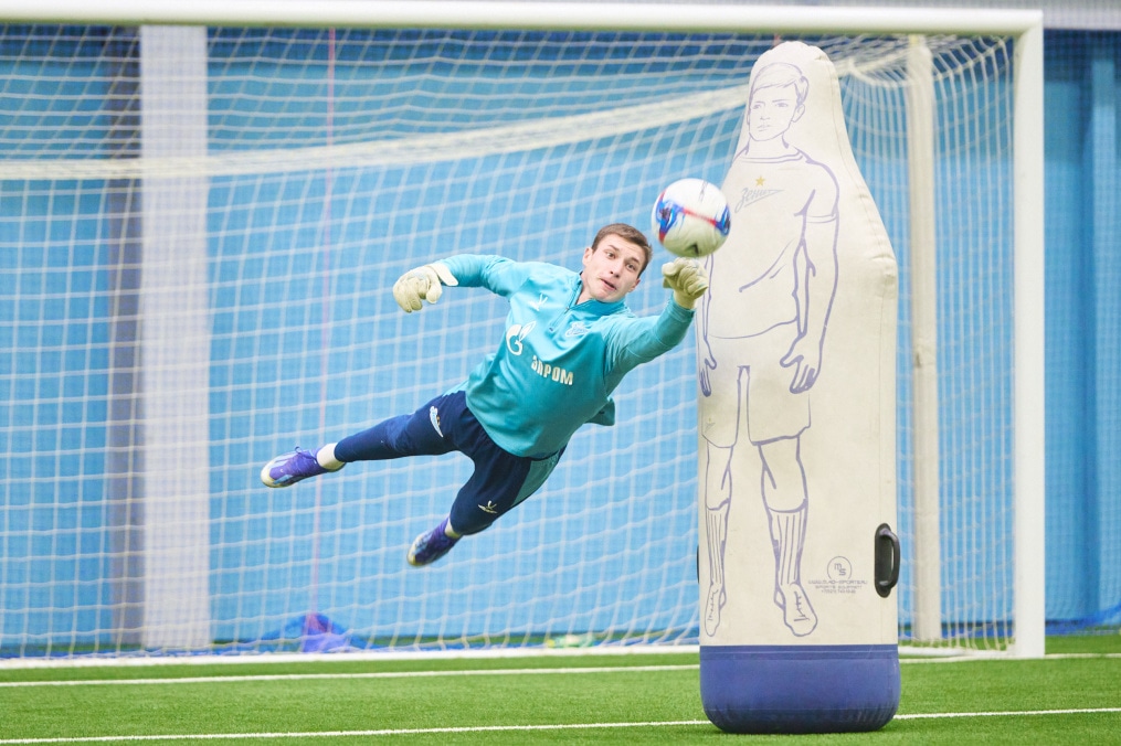 Тренировка «Зенита»-2 перед товарищеским матчем с «Зенитом»-м