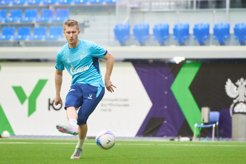 Тренировка «Зенита»-2 перед товарищеским матчем с «Зенитом»-м