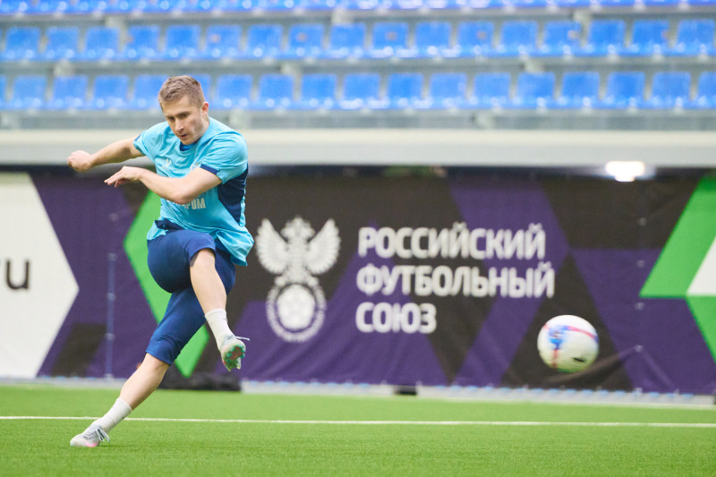 Тренировка «Зенита»-2 перед товарищеским матчем с «Зенитом»-м