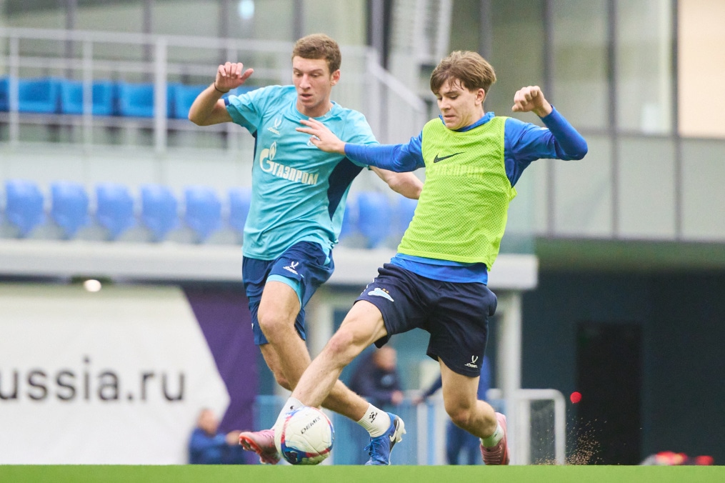 Тренировка «Зенита»-2 перед товарищеским матчем с «Зенитом»-м
