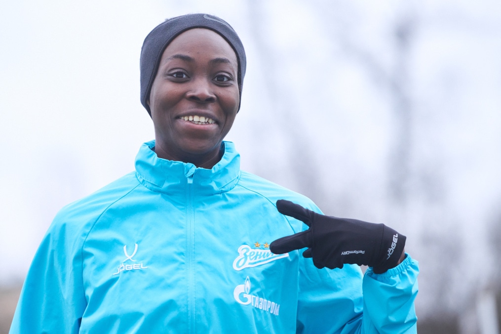 Тренировка женской команды на базе в Удельном парке