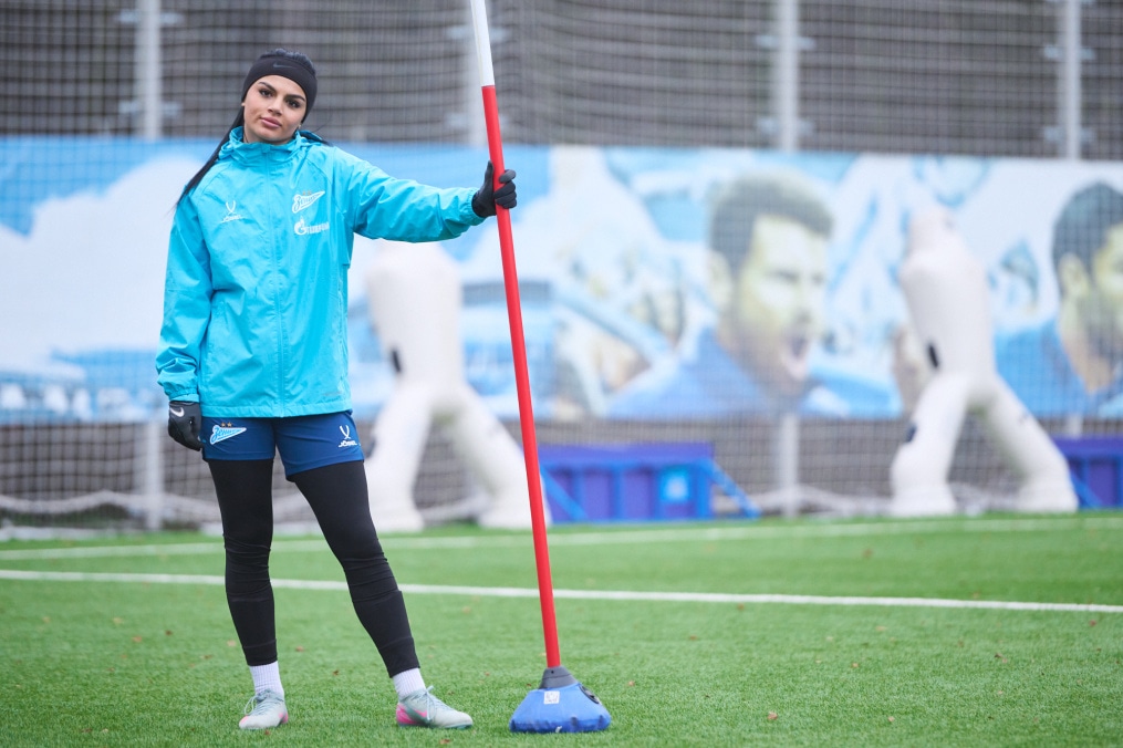 Тренировка женской команды на базе в Удельном парке