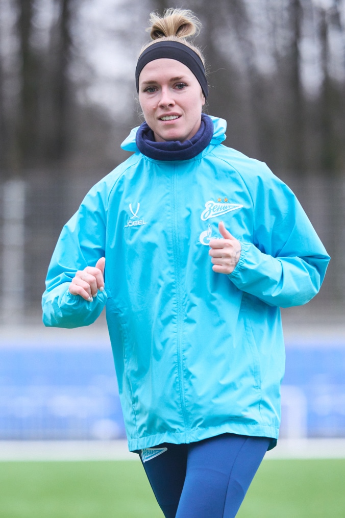 Тренировка женской команды на базе в Удельном парке