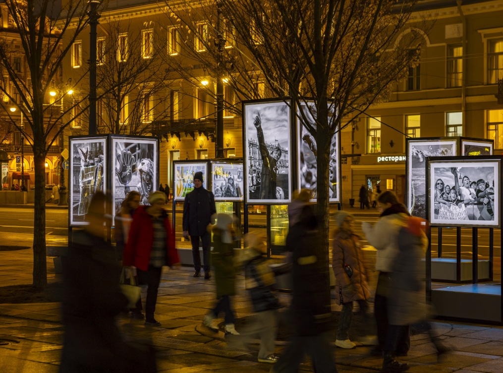 В Петербурге открылась уличная фотовыставка, посвященная юбилею клуба