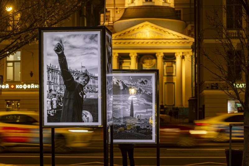 В Петербурге открылась уличная фотовыставка, посвященная юбилею клуба