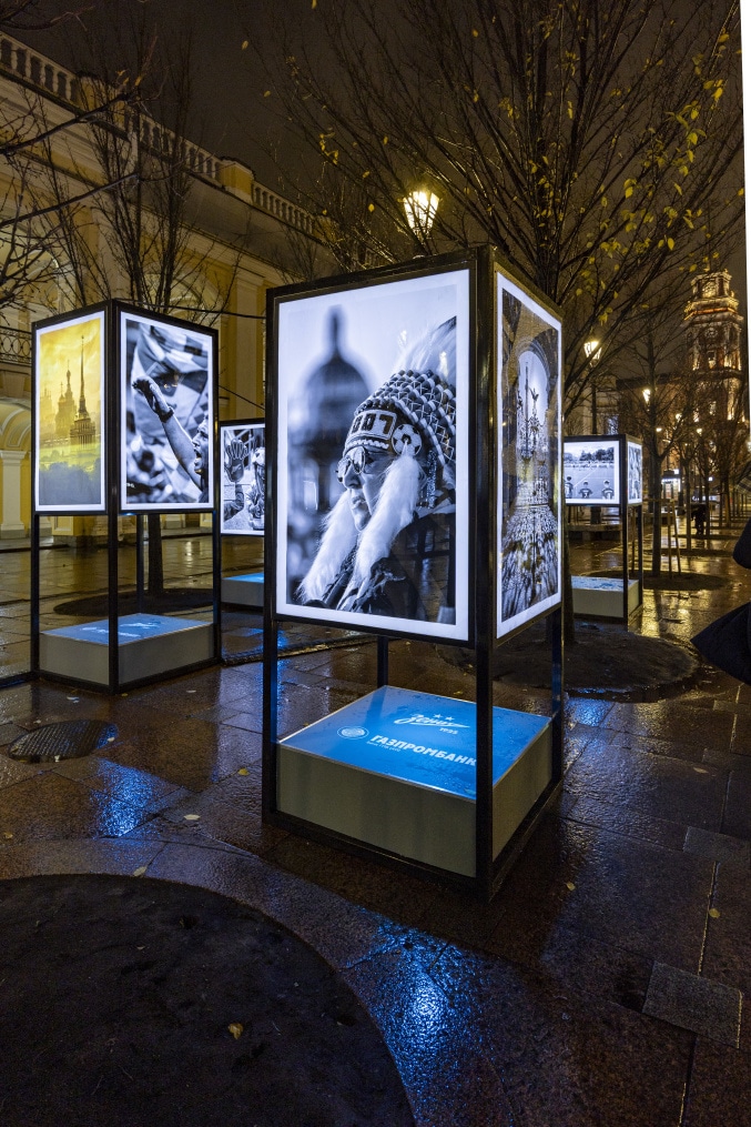 В Петербурге открылась уличная фотовыставка, посвященная юбилею клуба