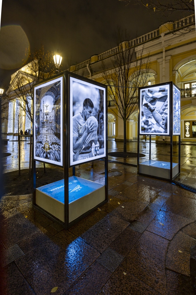 В Петербурге открылась уличная фотовыставка, посвященная юбилею клуба