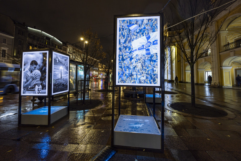 В Петербурге открылась уличная фотовыставка, посвященная юбилею клуба