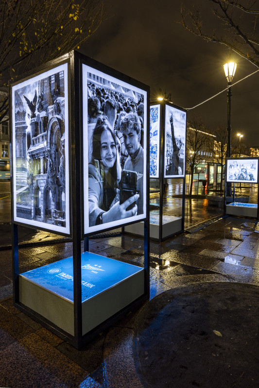 В Петербурге открылась уличная фотовыставка, посвященная юбилею клуба