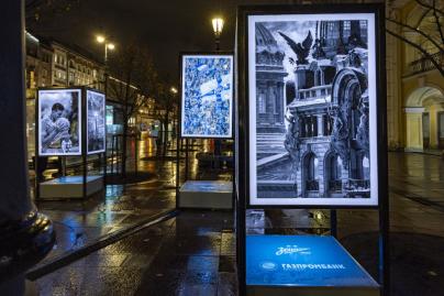 В Петербурге открылась уличная фотовыставка, посвященная юбилею клуба