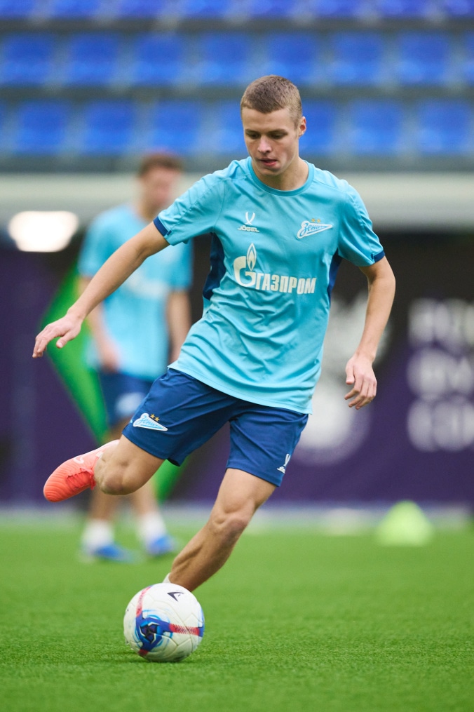 Тренировка «Зенита»-2 в Новом манеже