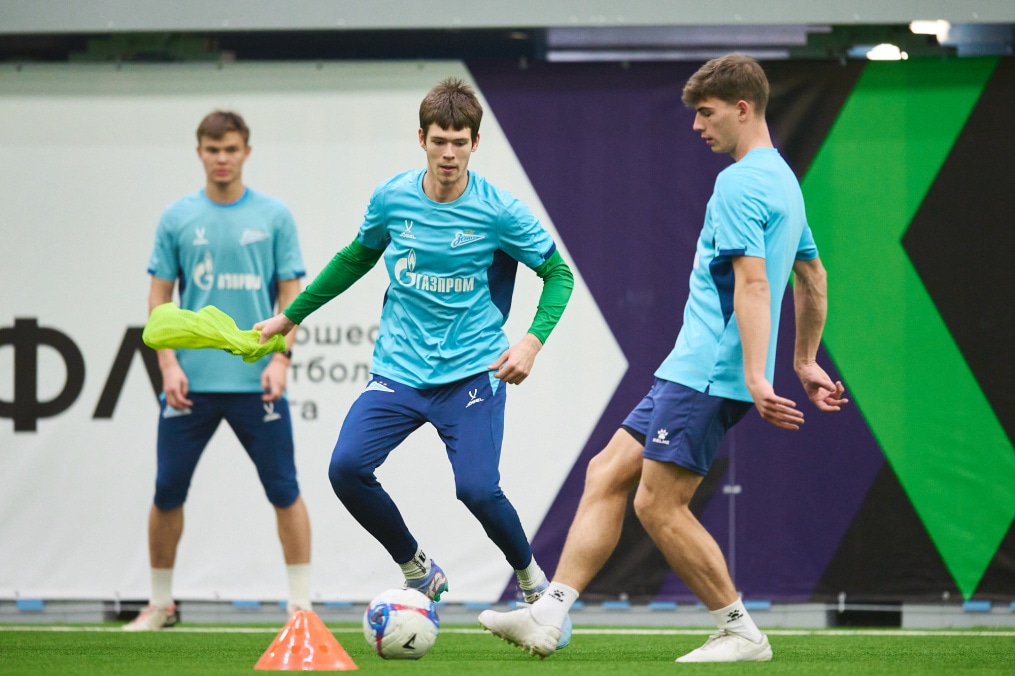 Тренировка «Зенита»-2 в Новом манеже