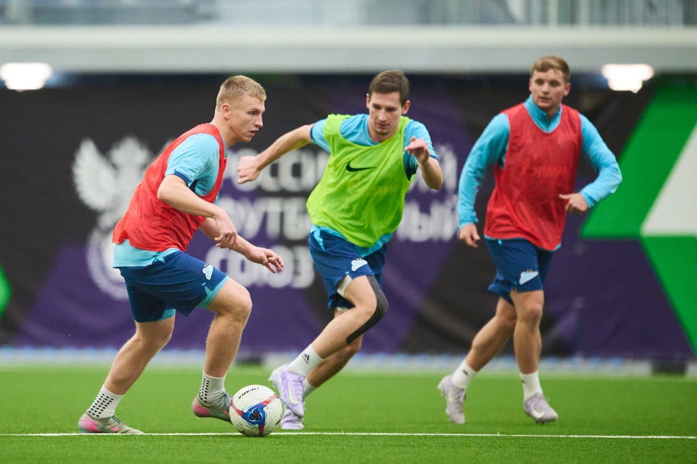 Тренировка «Зенита»-2 в Новом манеже