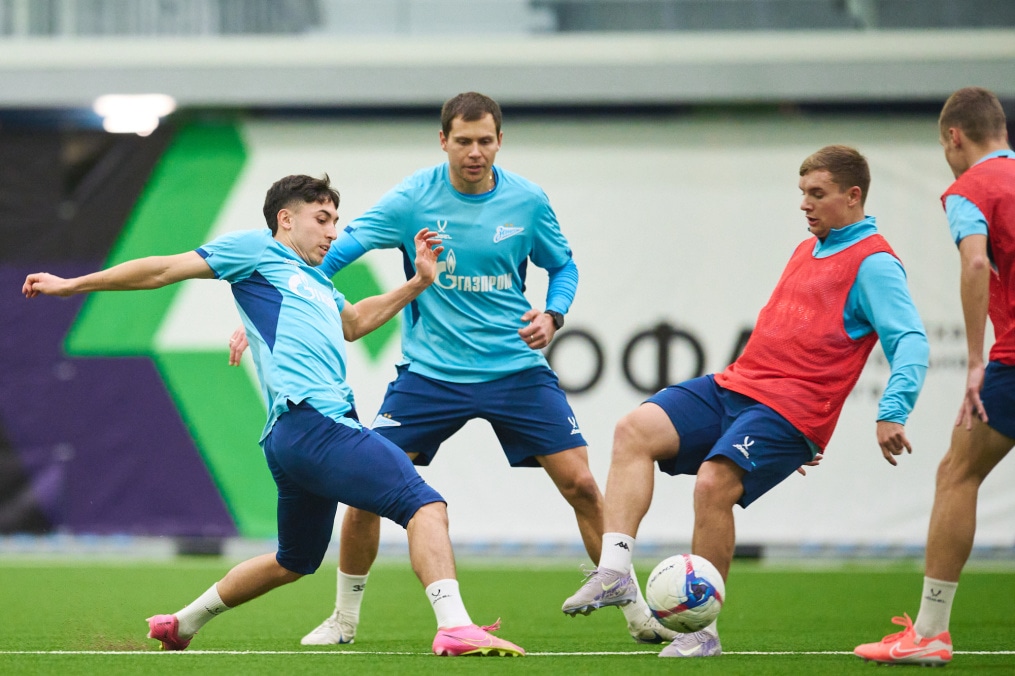 Тренировка «Зенита»-2 в Новом манеже