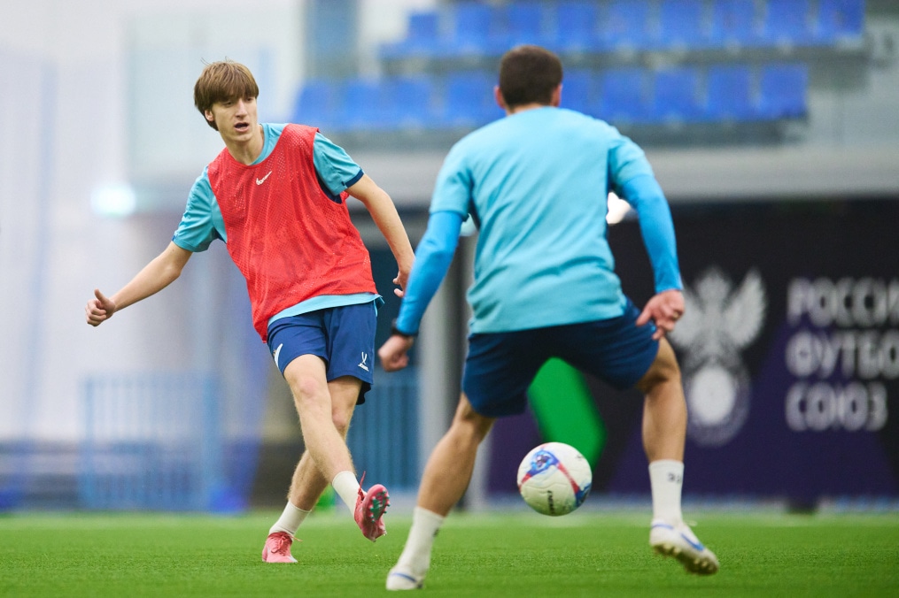 Тренировка «Зенита»-2 в Новом манеже