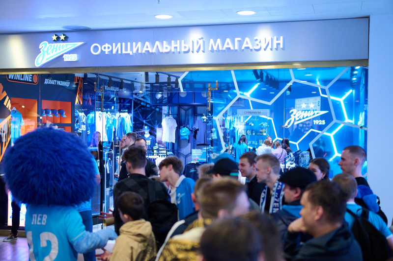Открытие фирменного магазина ФК «Зенит» в ТРЦ «Галерея»