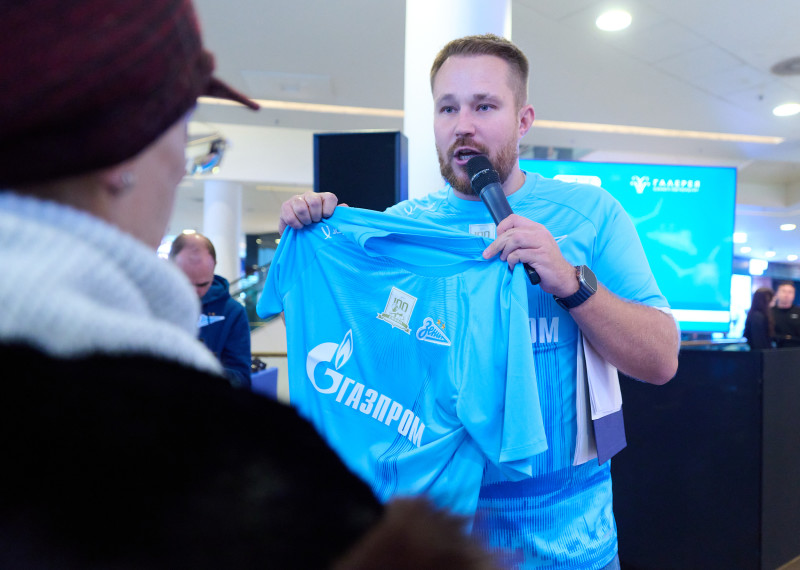 Открытие фирменного магазина ФК «Зенит» в ТРЦ «Галерея»