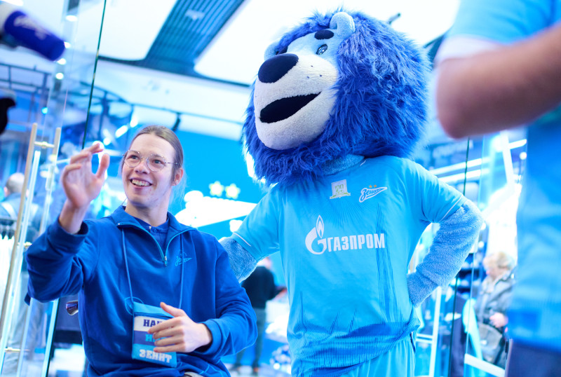 Открытие фирменного магазина ФК «Зенит» в ТРЦ «Галерея»