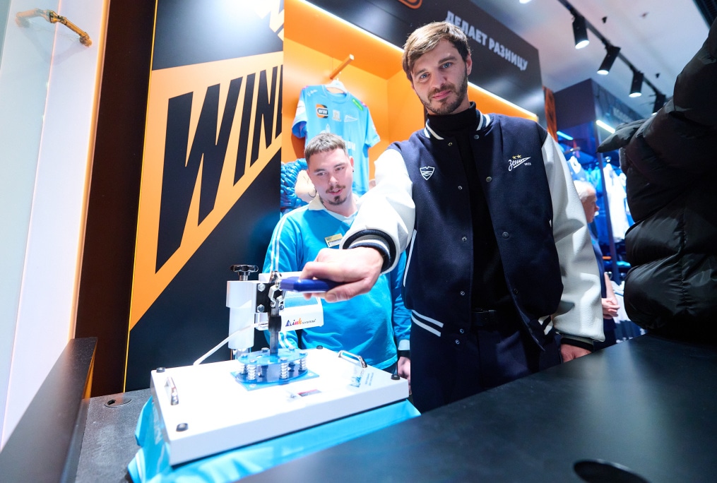 Открытие фирменного магазина ФК «Зенит» в ТРЦ «Галерея»