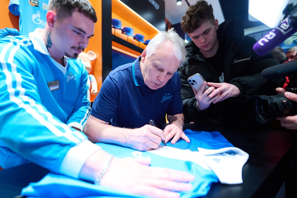 Открытие фирменного магазина ФК «Зенит» в ТРЦ «Галерея»